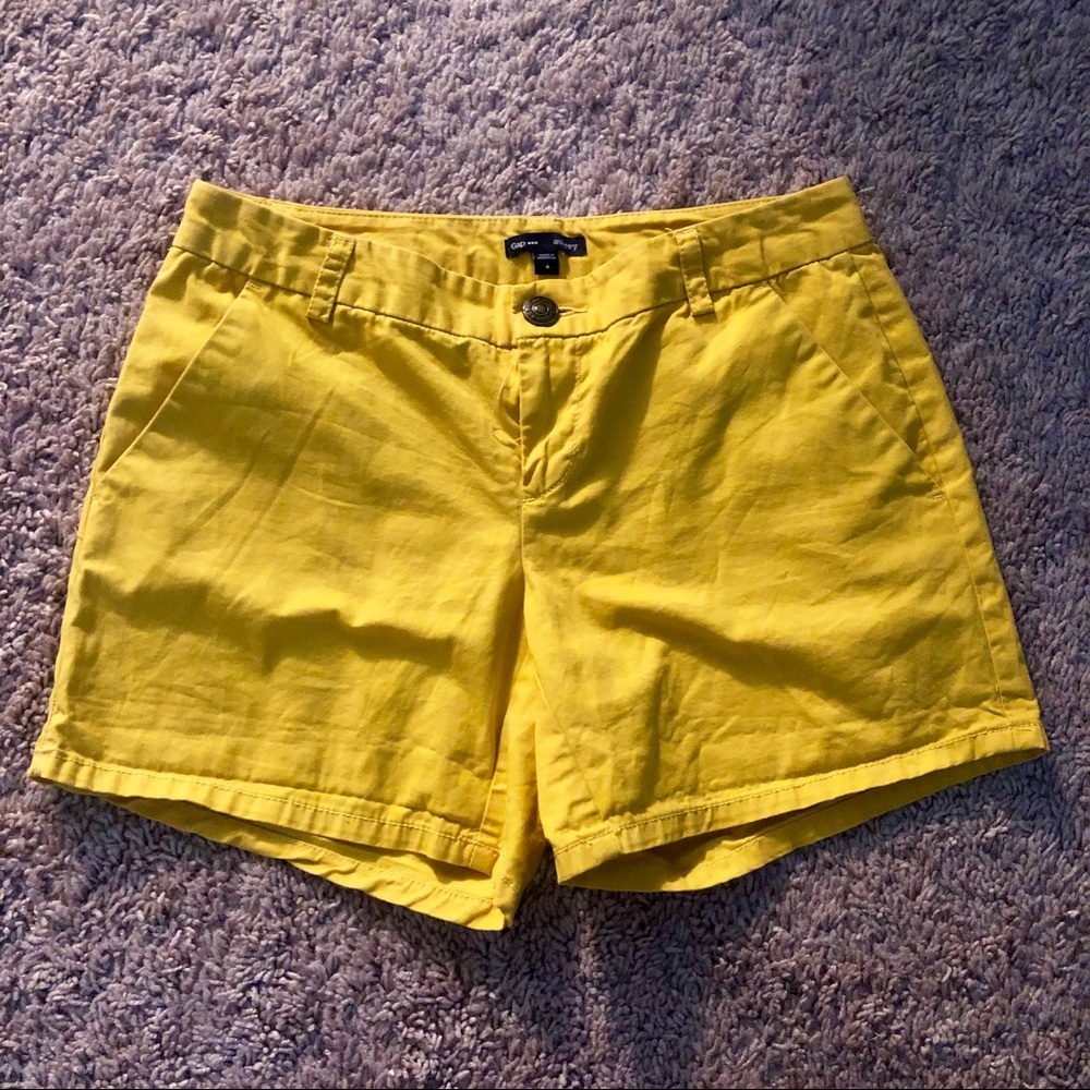 Gap Aubrey fit mustard yellow shorts size 4